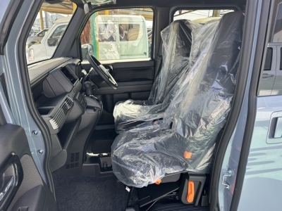 N-VAN(ホンダ)届出済未使用車 前席内装