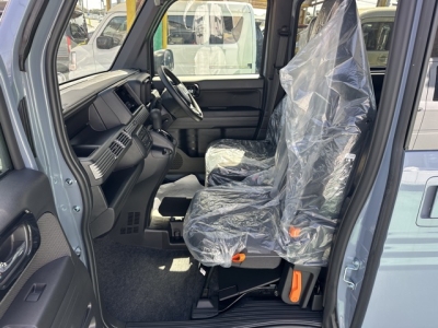 N-VAN(ホンダ)届出済未使用車 前席内装