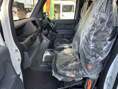 N-VAN(ホンダ)届出済未使用車 前席内装