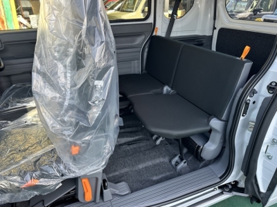 N-VAN(ホンダ)届出済未使用車 後席内装