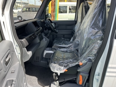 N-VAN(ホンダ)届出済未使用車 前席内装