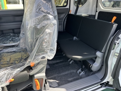 N-VAN(ホンダ)届出済未使用車 後席内装