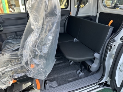 N-VAN(ホンダ)届出済未使用車 後席内装