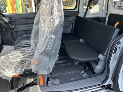 N-VAN(ホンダ)届出済未使用車 後席内装