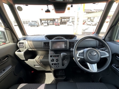 ウェイク(ダイハツ)中古車 後席から見た前席