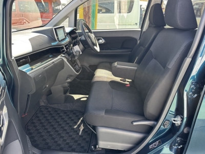 ムーヴカスタム(ダイハツ)中古車 前席内装