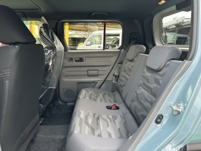 タフト(ダイハツ)届出済未使用車 後席内装