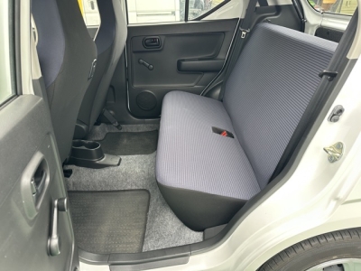 アルト(スズキ)中古車 後席内装