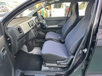 アルトのOEM(スズキ)中古車 前席内装
