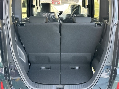 新型N-BOX(ホンダ)届出済未使用車 内外装写真他２
