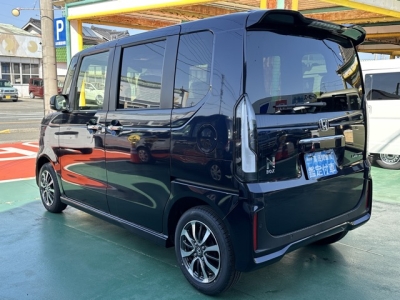 新型N-BOX(ホンダ)届出済未使用車 後方