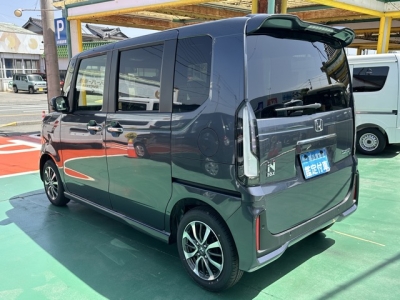 新型N-BOX(ホンダ)届出済未使用車 後方