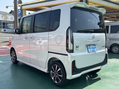 新型N-BOX(ホンダ)届出済未使用車 後方