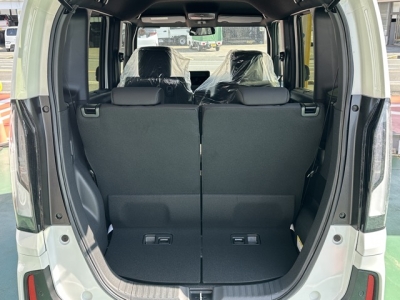 新型N-BOX(ホンダ)届出済未使用車 内外装写真他２