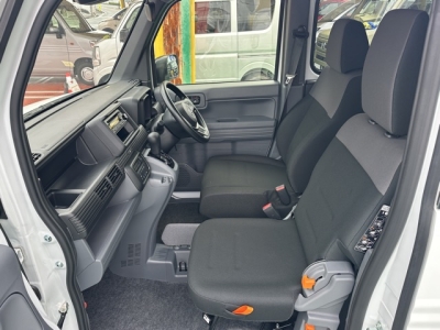 N-VAN(ホンダ)届出済未使用車 前席内装
