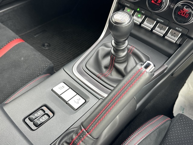 BRZ(スバル)中古車 14