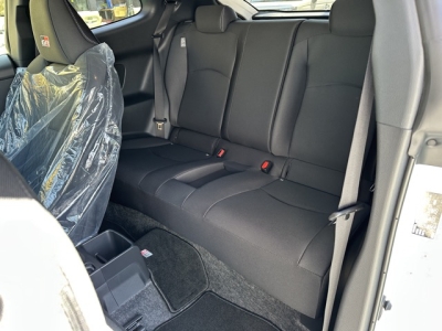 GRヤリス(トヨタ)中古車 後席内装