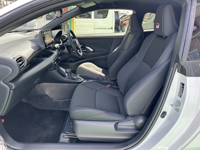 GRヤリス(トヨタ)中古車 2