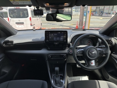 GRヤリス(トヨタ)中古車 前席内装