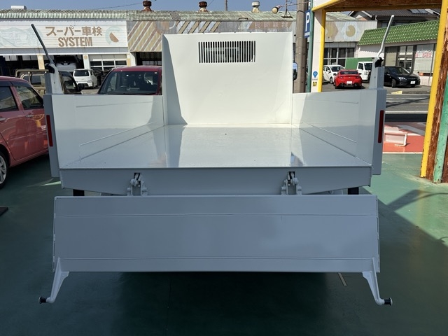 キャンター(三菱)登録済未使用車 9