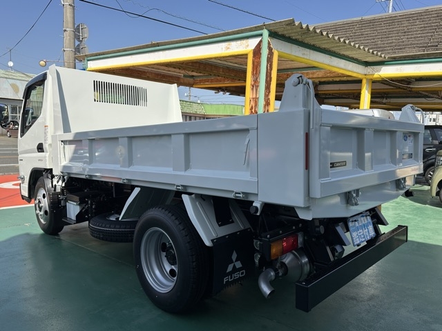 キャンター(三菱)登録済未使用車 25