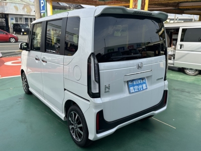 新型N-BOX(ホンダ)届出済未使用車 後方
