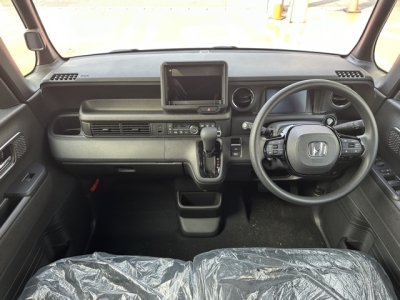新型N-BOX(ホンダ)届出済未使用車 内外装写真