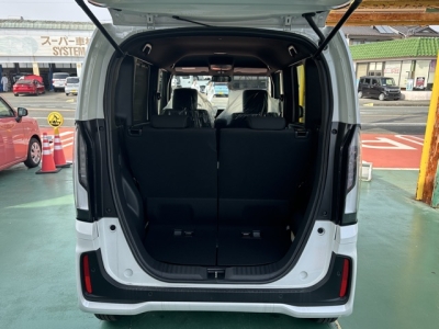 新型N-BOX(ホンダ)届出済未使用車 内外装写真他１