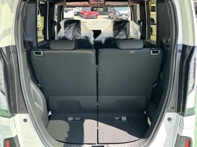 新型N-BOX(ホンダ)届出済未使用車 内外装写真他２