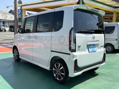 新型N-BOX(ホンダ)届出済未使用車 後方