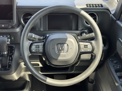 新型N-BOX(ホンダ)届出済未使用車 内外装写真