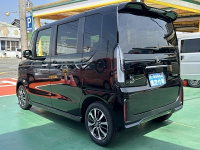 新型N-BOX(ホンダ)届出済未使用車 後方