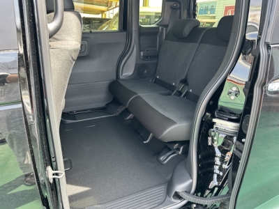 新型N-BOX(ホンダ)届出済未使用車 後席内装