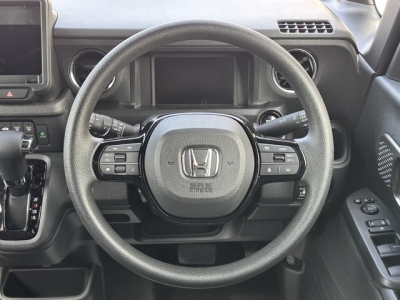新型N-BOX(ホンダ)届出済未使用車 内外装写真