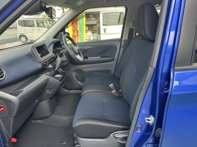 ekクロス(三菱)中古車 前席内装