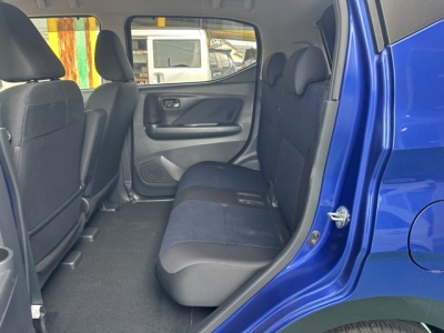 ekクロス(三菱)中古車 後席内装