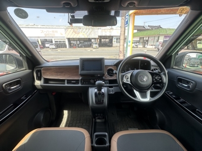 N-ONE(ホンダ)中古車 後席から見た前席
