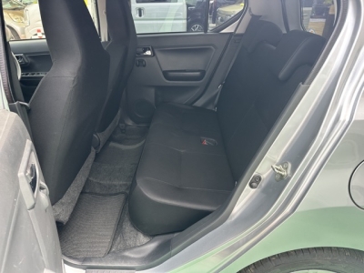 ミライースのOEM(ダイハツ)中古車 後席内装
