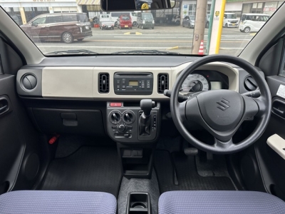 アルト(スズキ)中古車 後席から見た前席
