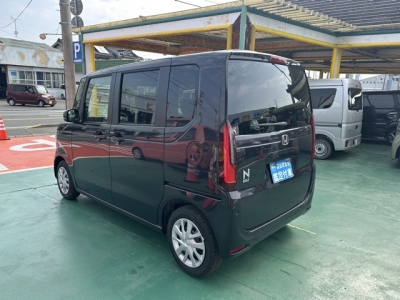 新型N-BOX(ホンダ)届出済未使用車 後方