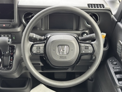 新型N-BOX(ホンダ)届出済未使用車 内外装写真