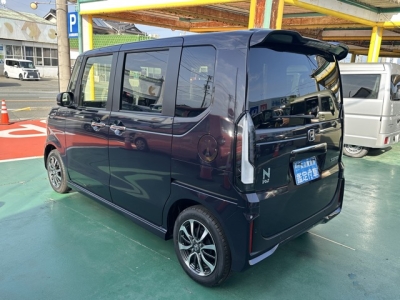 新型N-BOX(ホンダ)届出済未使用車 後方