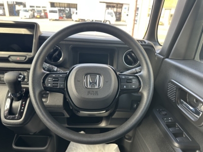 新型N-BOX(ホンダ)届出済未使用車 内外装写真