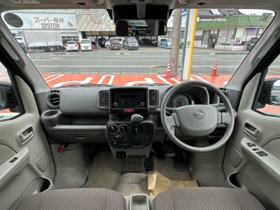 NV１００クリッパー(ニッサン)中古車 後席から見た前席