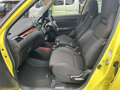 スイフトスポーツ(スズキ)中古車 前席内装
