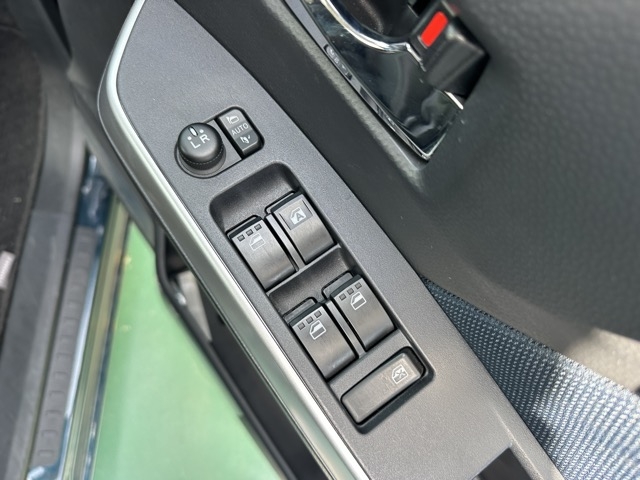 ルーミー(トヨタ)中古車 12