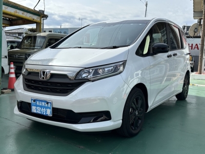 フリード+(ホンダ)中古車 前方