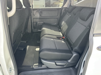 フリード+(ホンダ)中古車 後席内装
