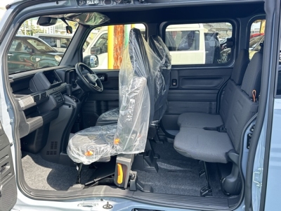 N-VAN(ホンダ)届出済未使用車 後席内装