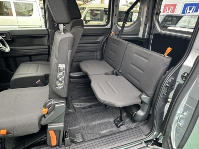 N-VAN(ホンダ)届出済未使用車 後席内装